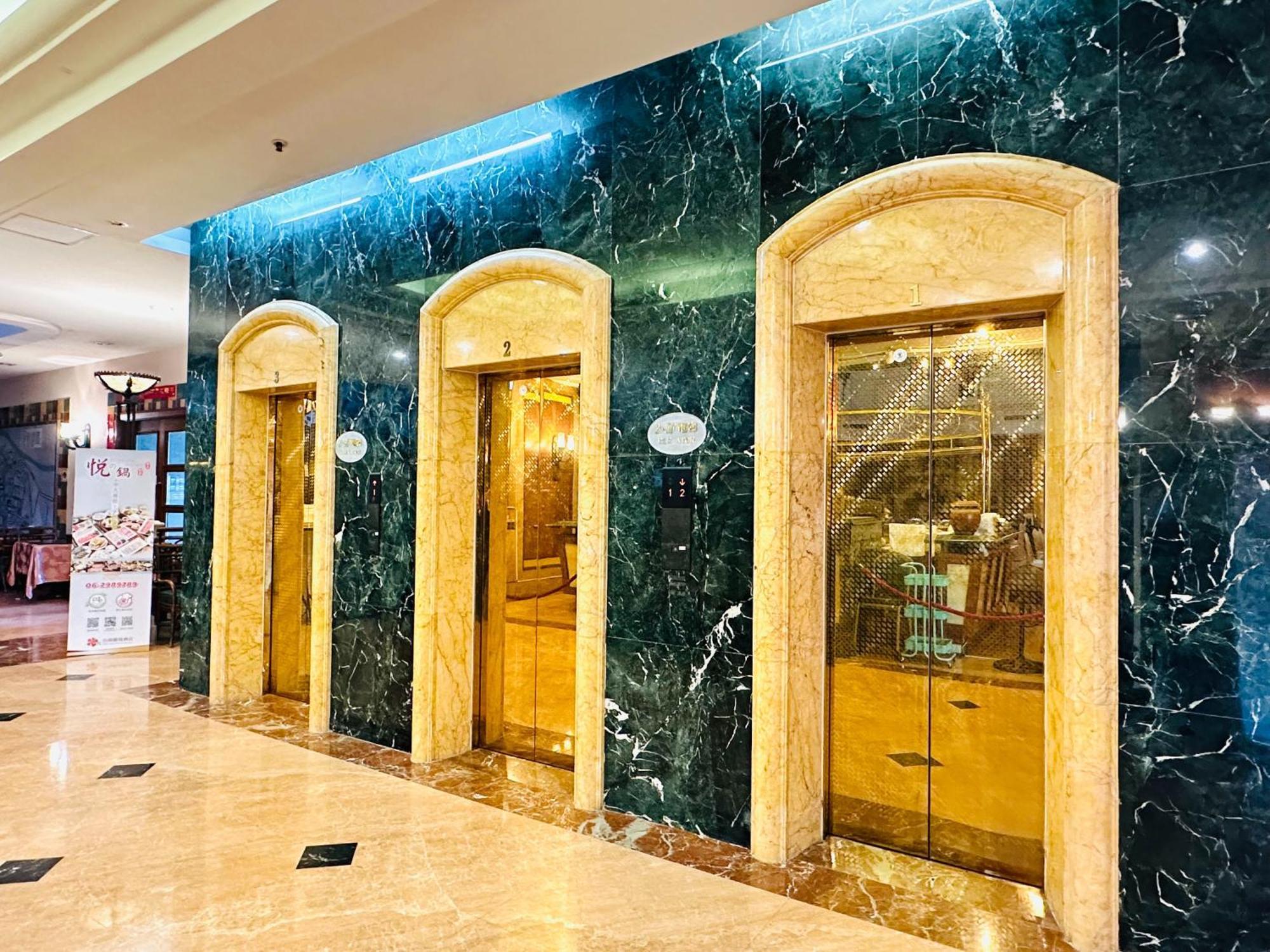 Wei-Yat Grand Hotel Tainan Exterior foto